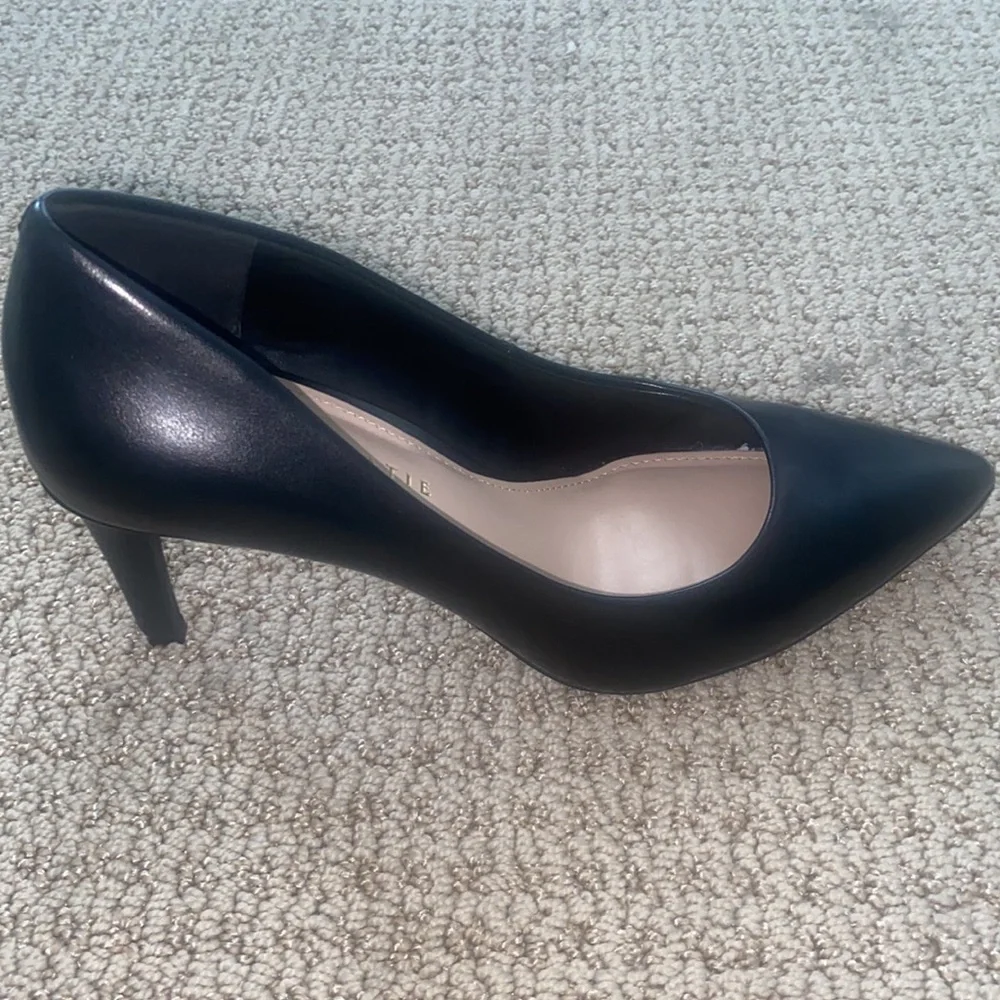 Kelly and Katie Heels 7 - Picture 3 of 3